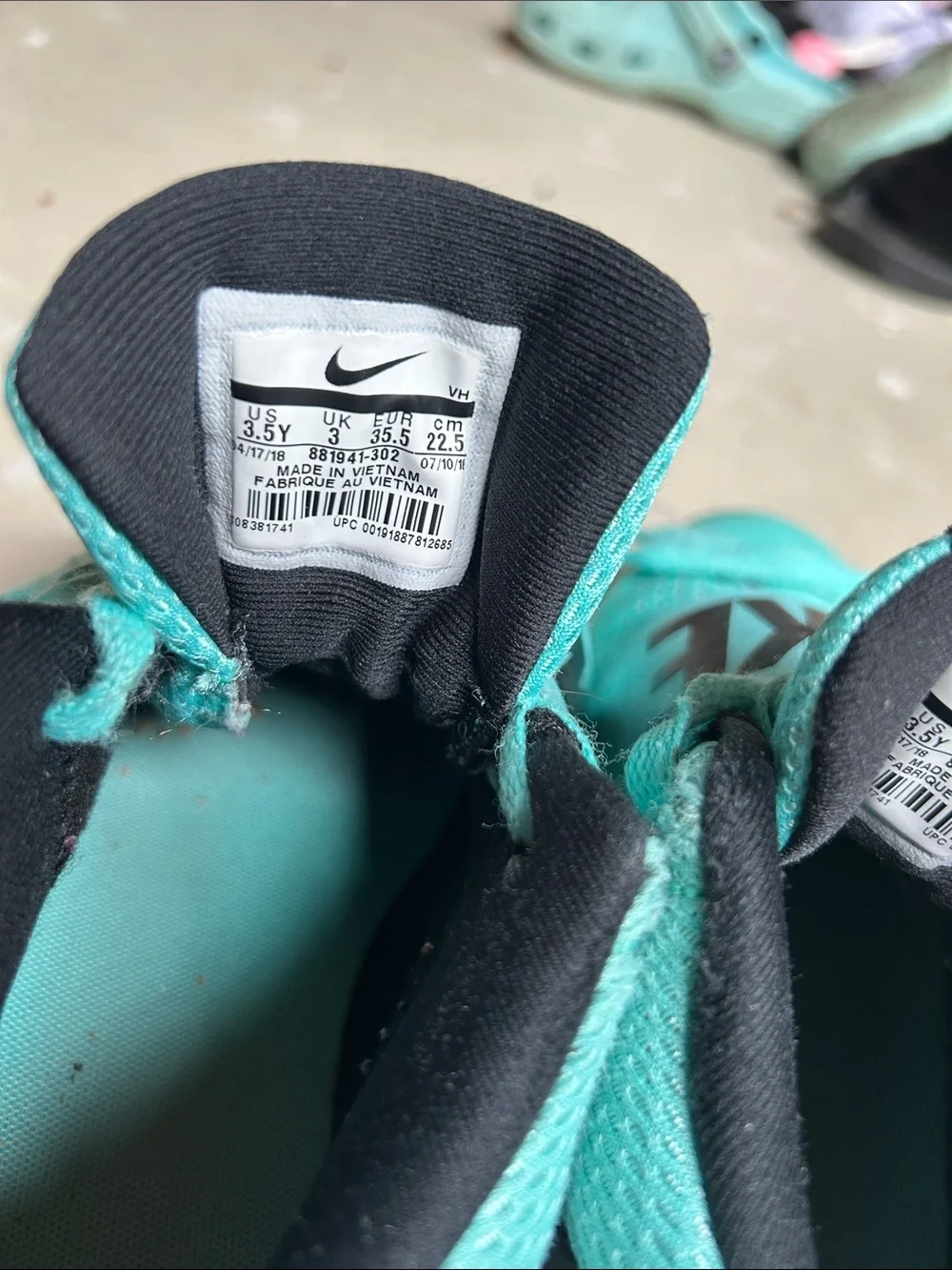 Nike Kids Turquoise/Black Strap Basketball Sneakers